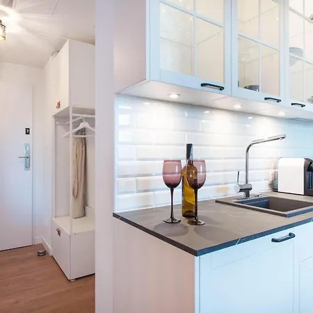 Luxurious Near The Sea In *