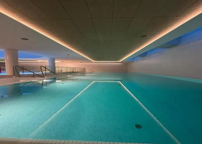 Luxurious Near The Sea In *